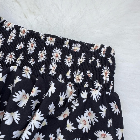 Pink Lily Black Floral Print Skort - Picture 3 of 10